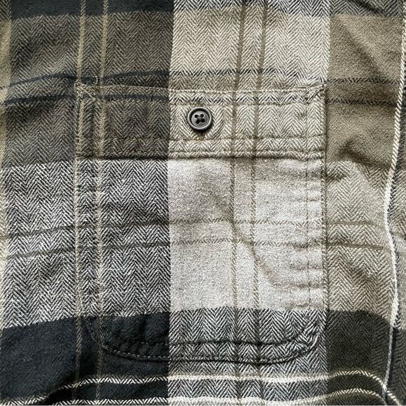 Distillery Apparel Men’s Large Grey and Green Plaid Shirt - Picture 2 of 4